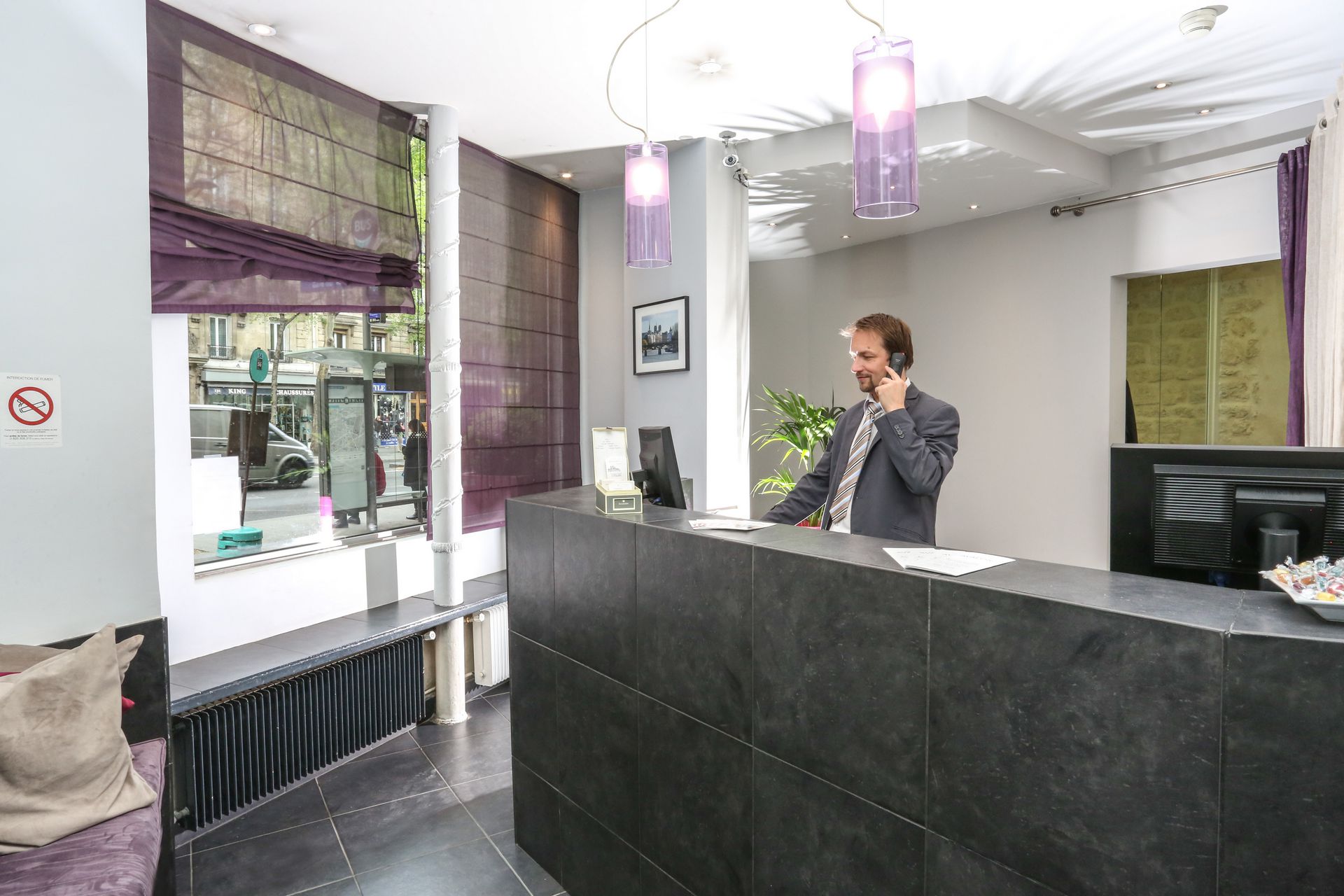 Hotel-Avalon-Paris-Reception